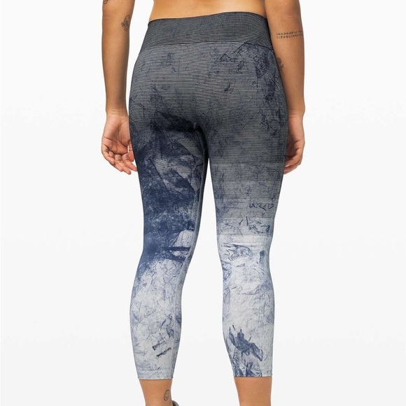 Lululemon Ebb to Train Tight *Wash - Picture 1 of 9